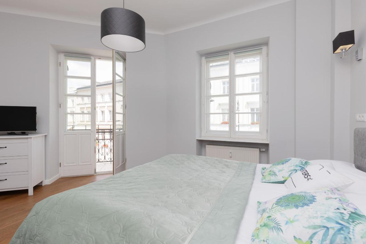 City Center Aparthotel Chmielna By Noclegi Renters Varşova Dış mekan fotoğraf