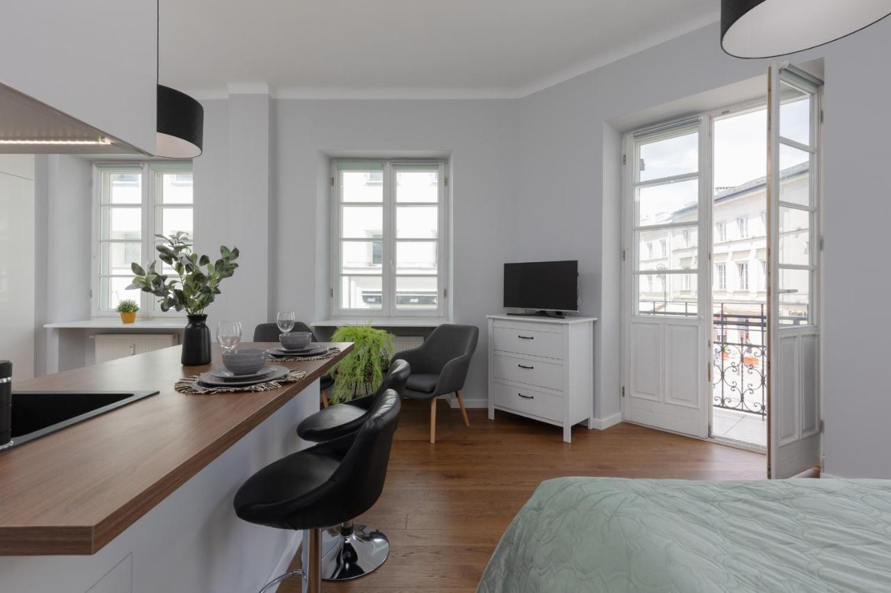City Center Aparthotel Chmielna By Noclegi Renters Varşova Dış mekan fotoğraf