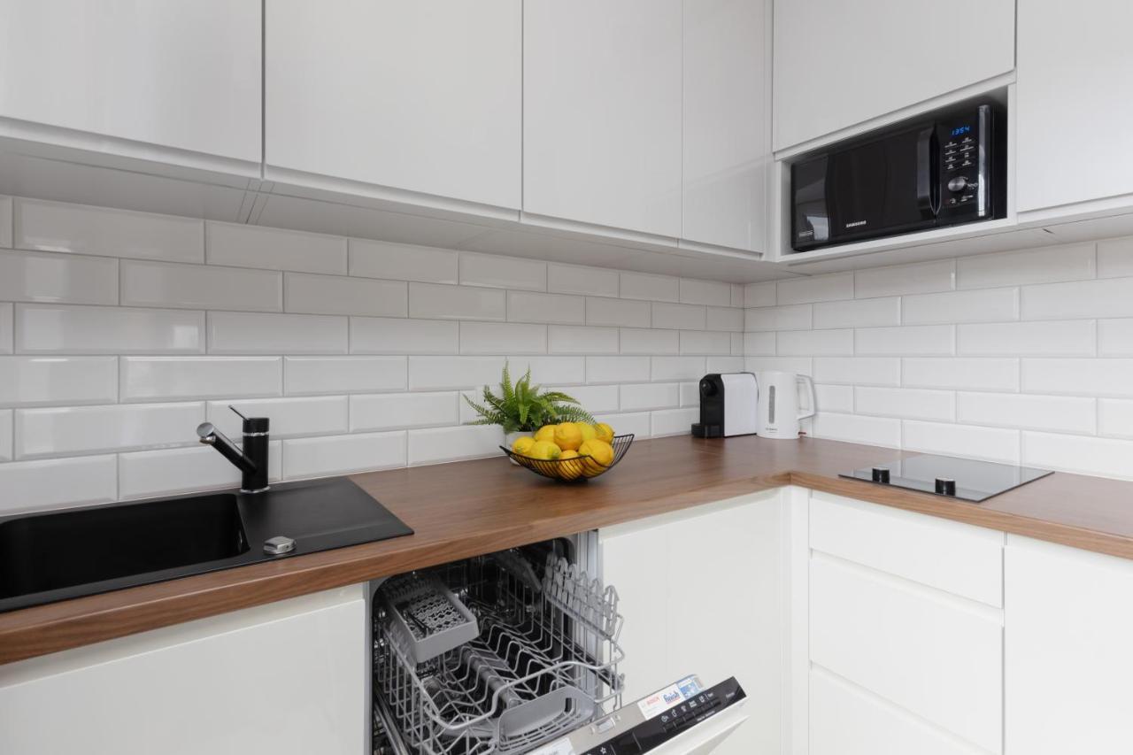City Center Aparthotel Chmielna By Noclegi Renters Varşova Dış mekan fotoğraf