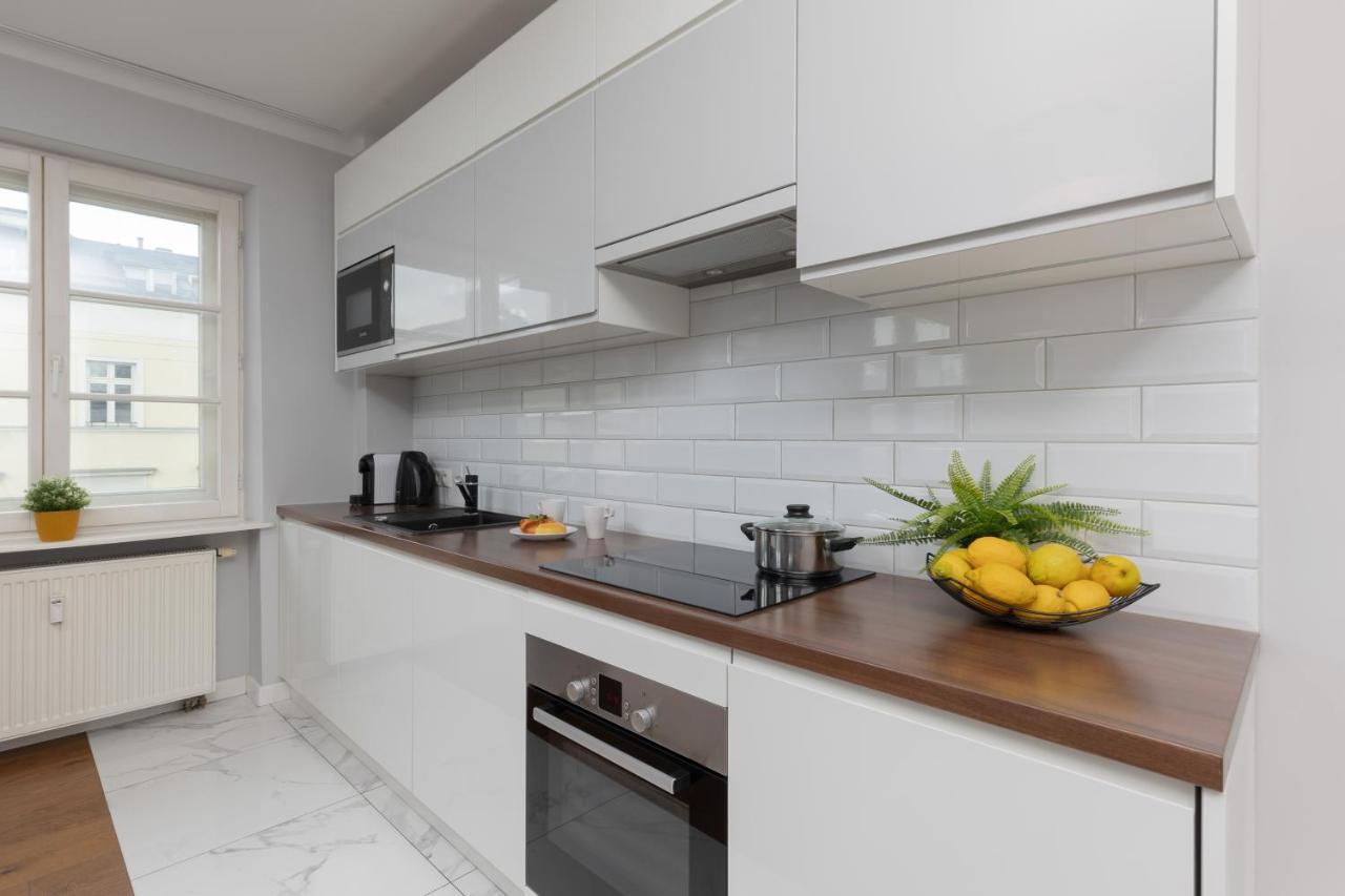 City Center Aparthotel Chmielna By Noclegi Renters Varşova Dış mekan fotoğraf