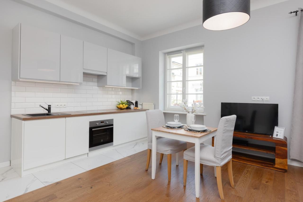 City Center Aparthotel Chmielna By Noclegi Renters Varşova Dış mekan fotoğraf