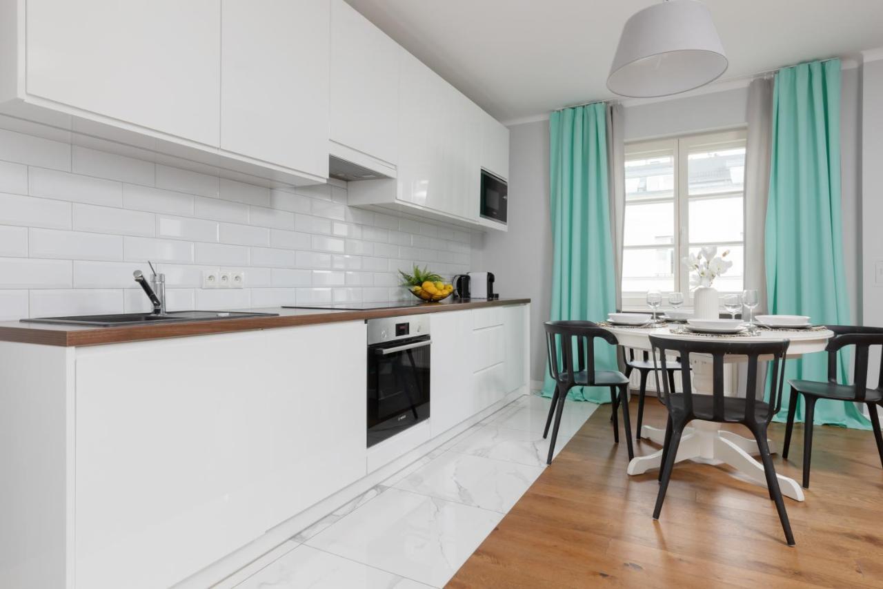 City Center Aparthotel Chmielna By Noclegi Renters Varşova Dış mekan fotoğraf
