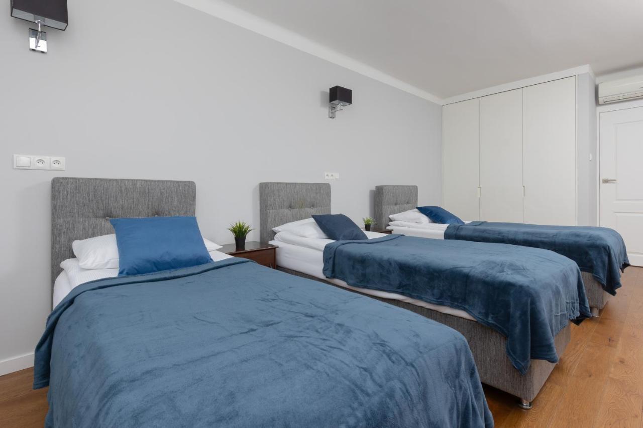 City Center Aparthotel Chmielna By Noclegi Renters Varşova Dış mekan fotoğraf