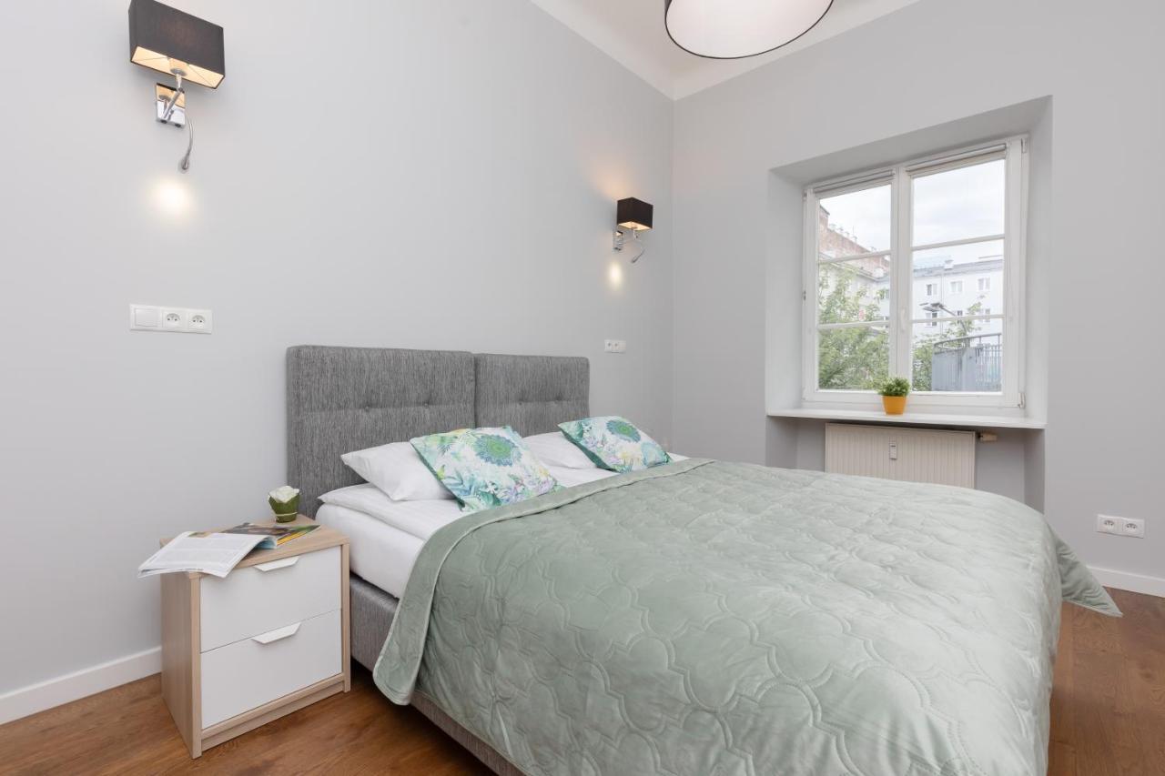 City Center Aparthotel Chmielna By Noclegi Renters Varşova Dış mekan fotoğraf