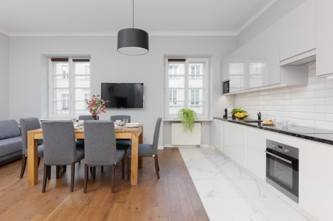 City Center Aparthotel Chmielna By Noclegi Renters Varşova Dış mekan fotoğraf