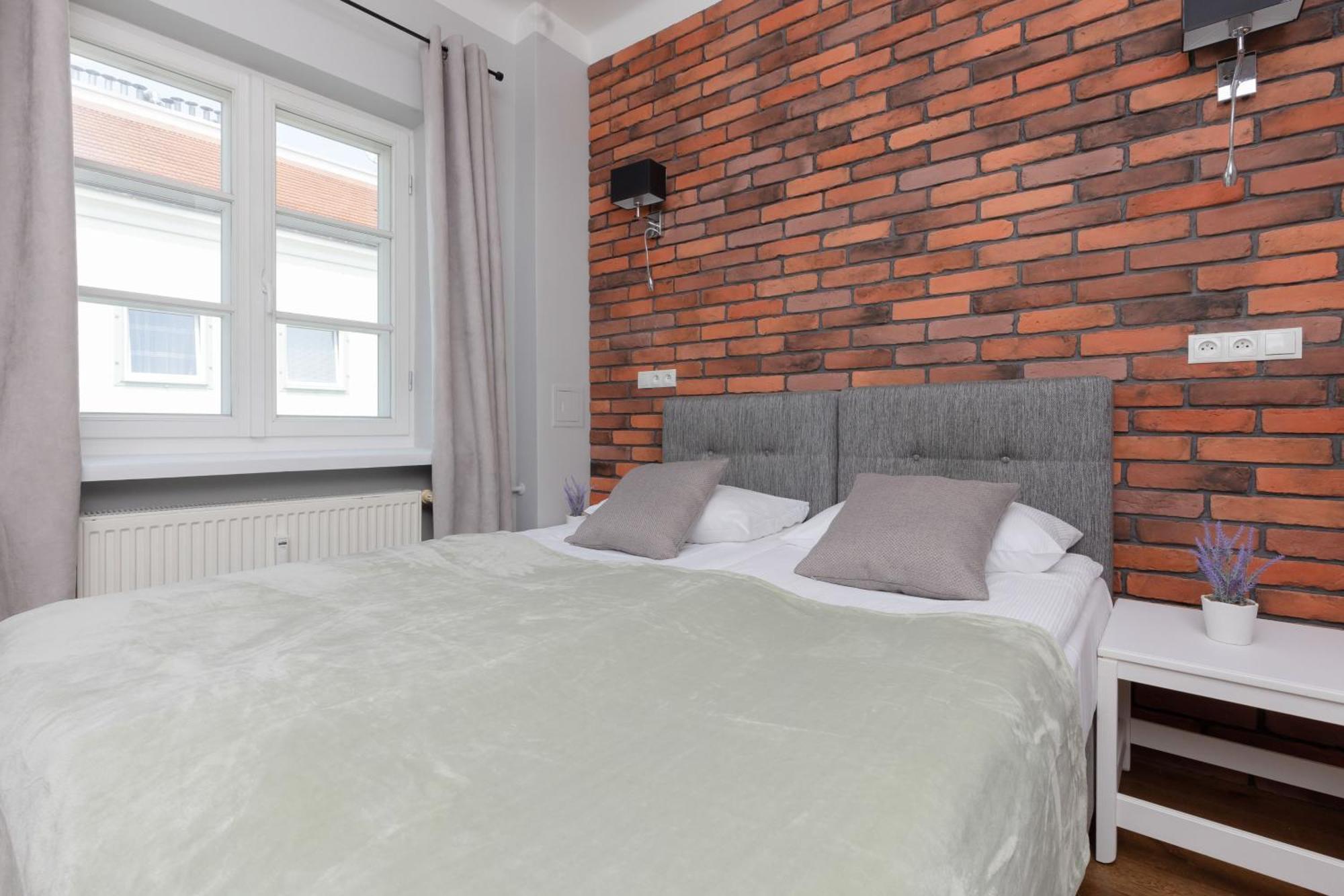 City Center Aparthotel Chmielna By Noclegi Renters Varşova Dış mekan fotoğraf