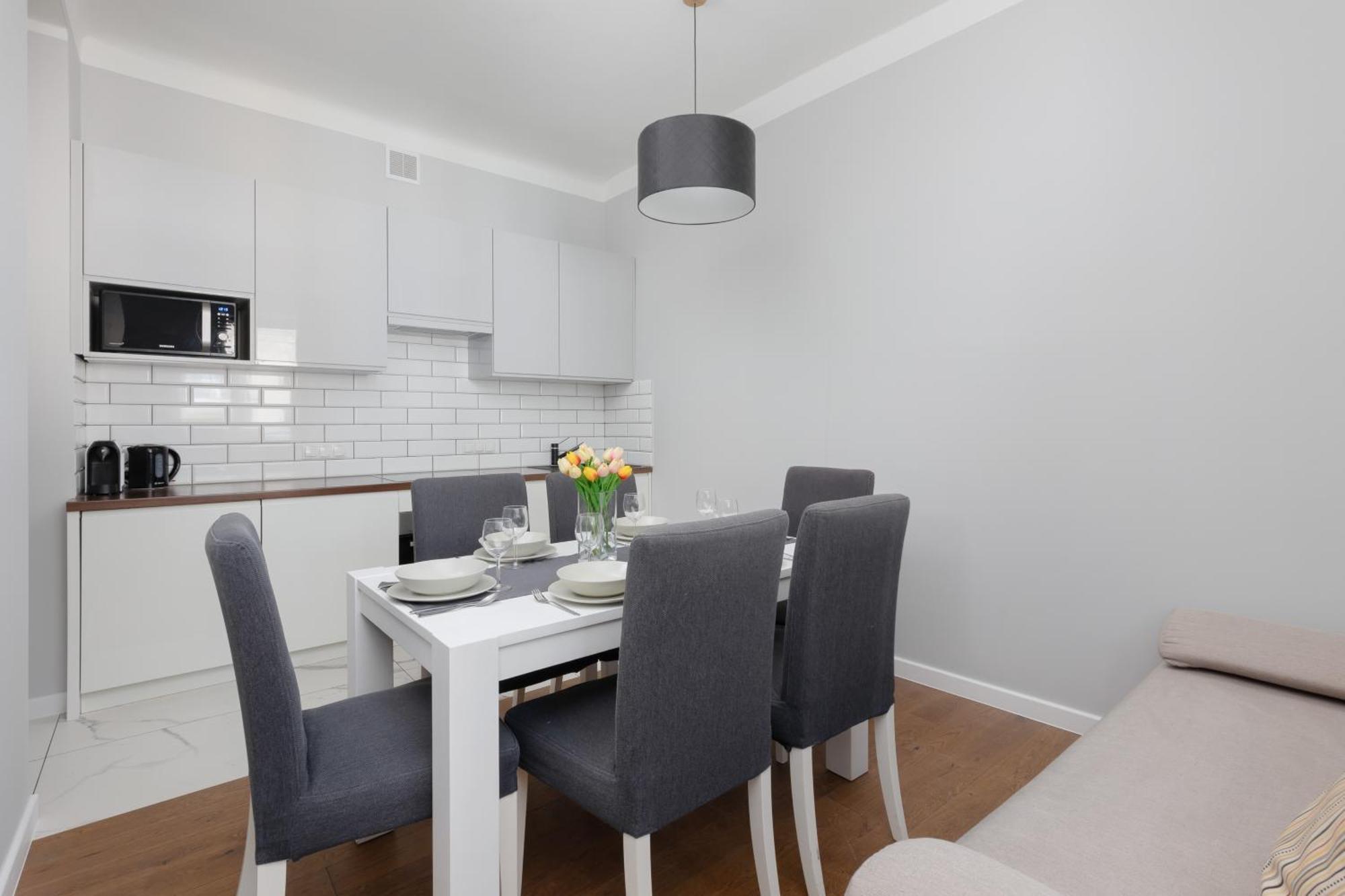City Center Aparthotel Chmielna By Noclegi Renters Varşova Dış mekan fotoğraf