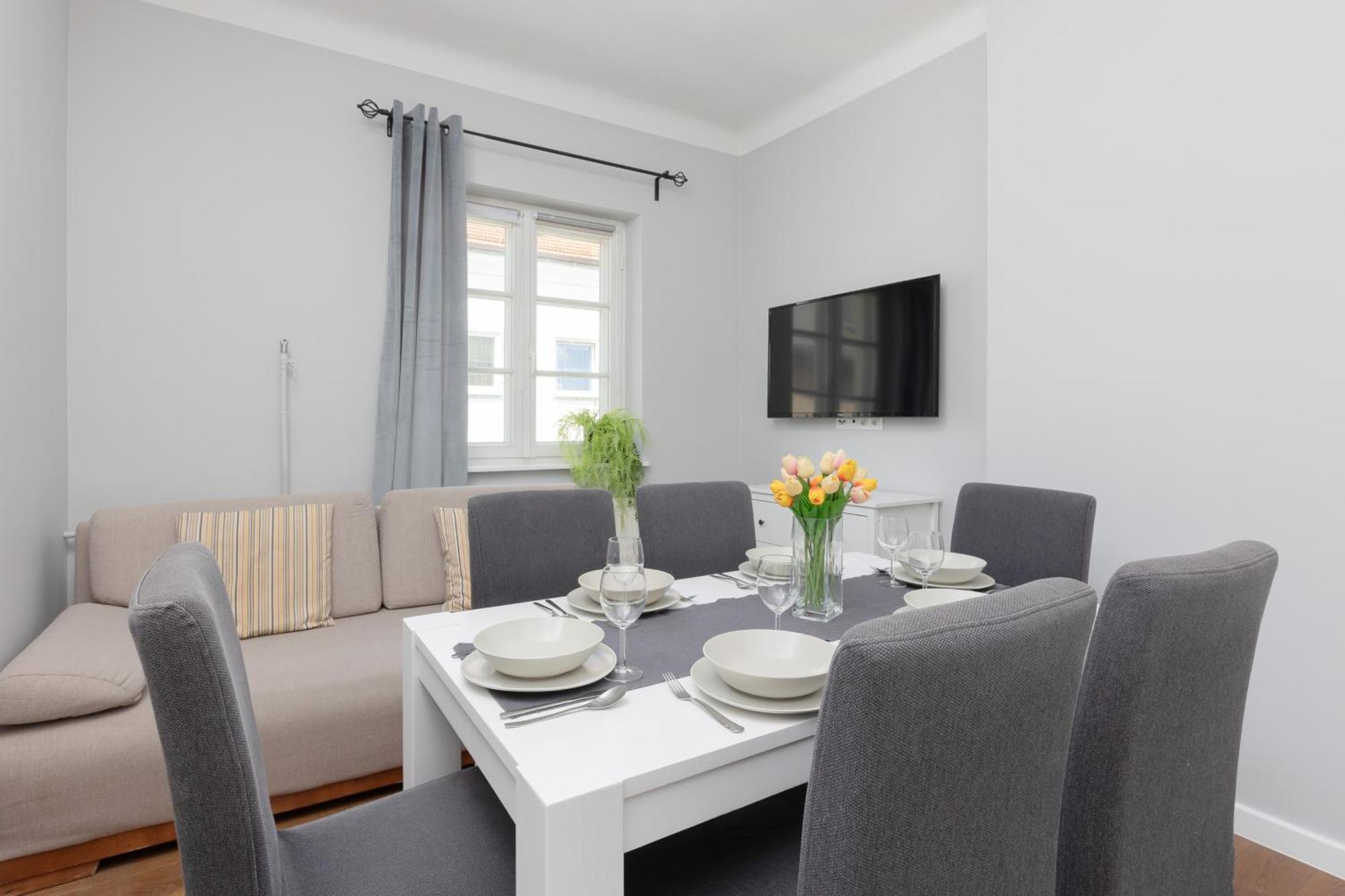 City Center Aparthotel Chmielna By Noclegi Renters Varşova Dış mekan fotoğraf