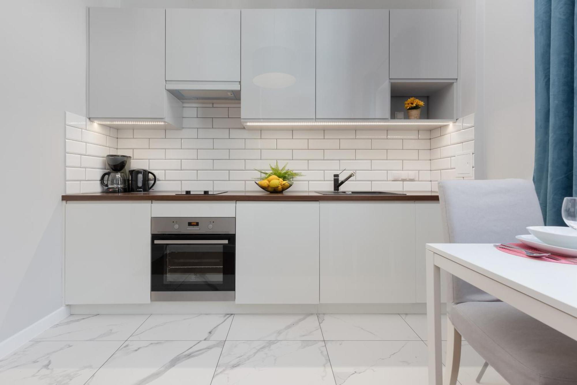 City Center Aparthotel Chmielna By Noclegi Renters Varşova Dış mekan fotoğraf