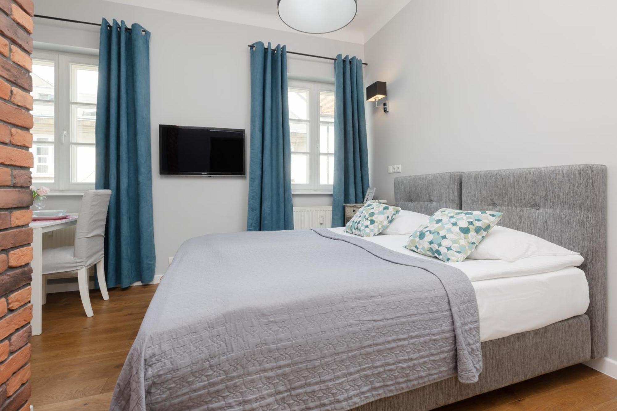 City Center Aparthotel Chmielna By Noclegi Renters Varşova Dış mekan fotoğraf