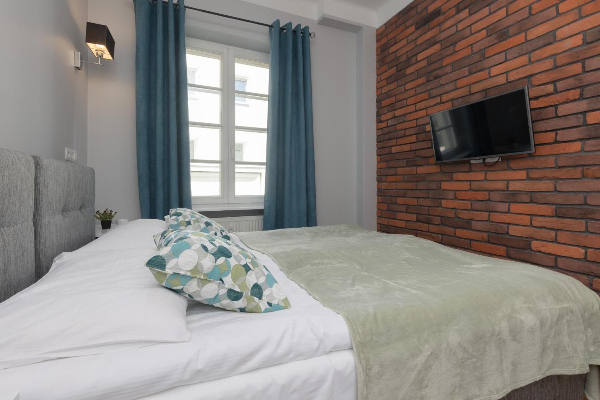City Center Aparthotel Chmielna By Noclegi Renters Varşova Dış mekan fotoğraf