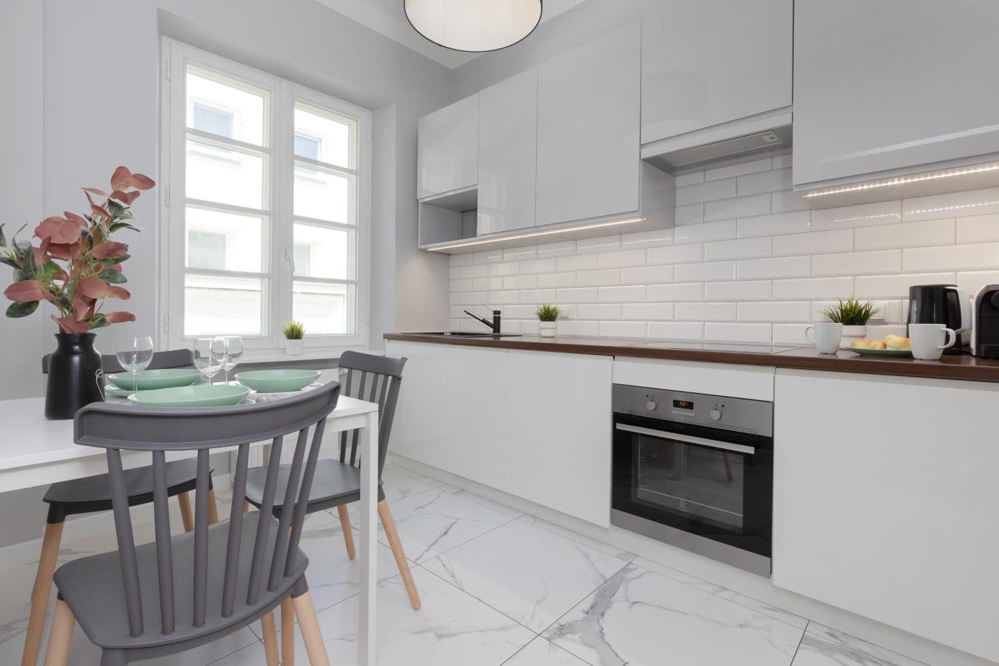 City Center Aparthotel Chmielna By Noclegi Renters Varşova Dış mekan fotoğraf