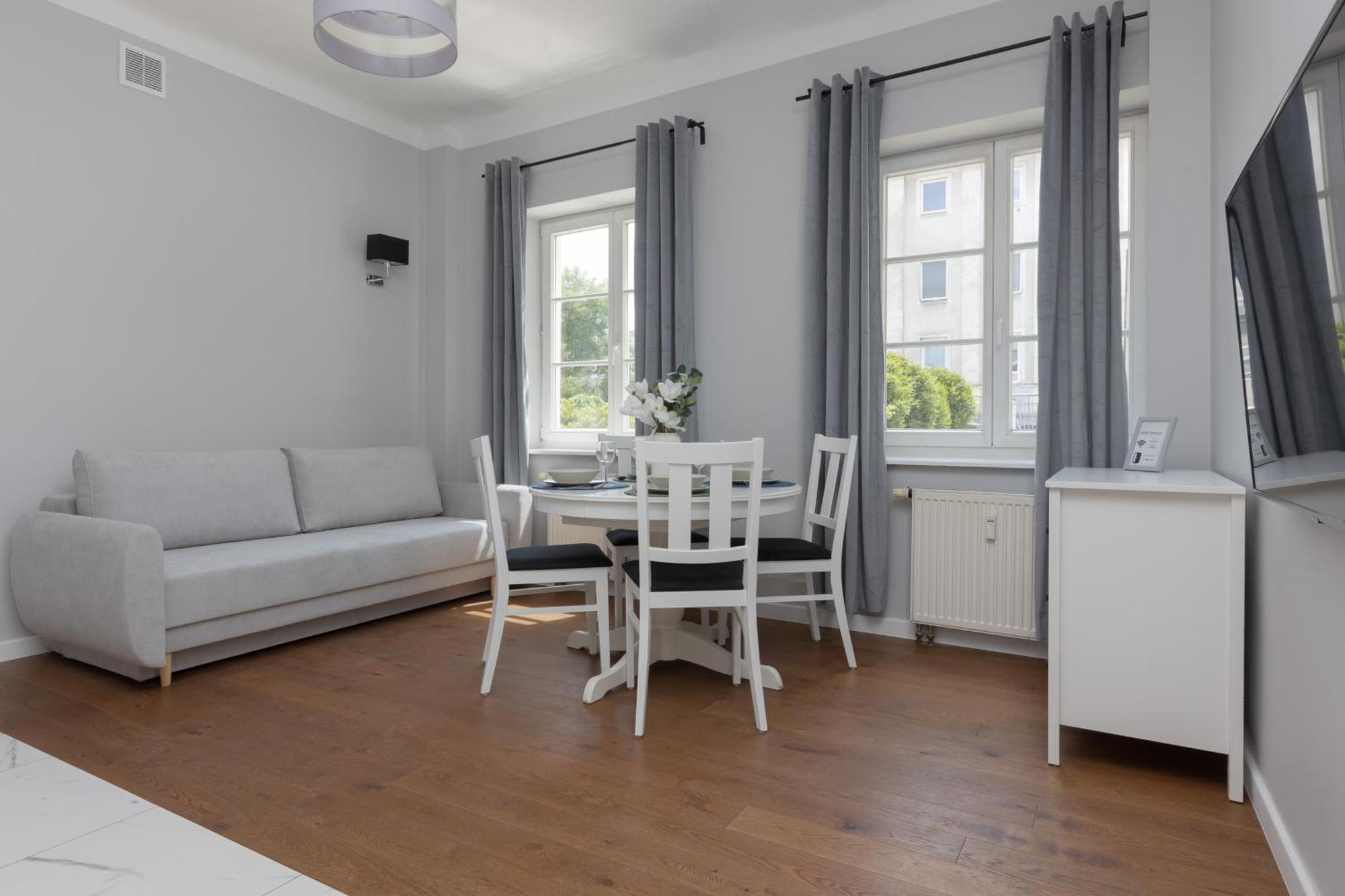 City Center Aparthotel Chmielna By Noclegi Renters Varşova Dış mekan fotoğraf